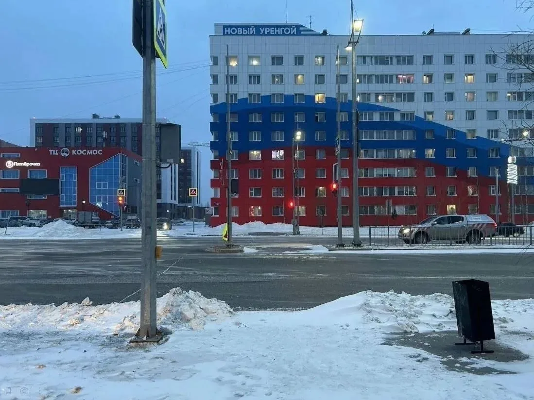 В Новом Уренгое под колёса «Форда» попал ребёнок, переходивший дорогу по «зебре». Авария произошла н