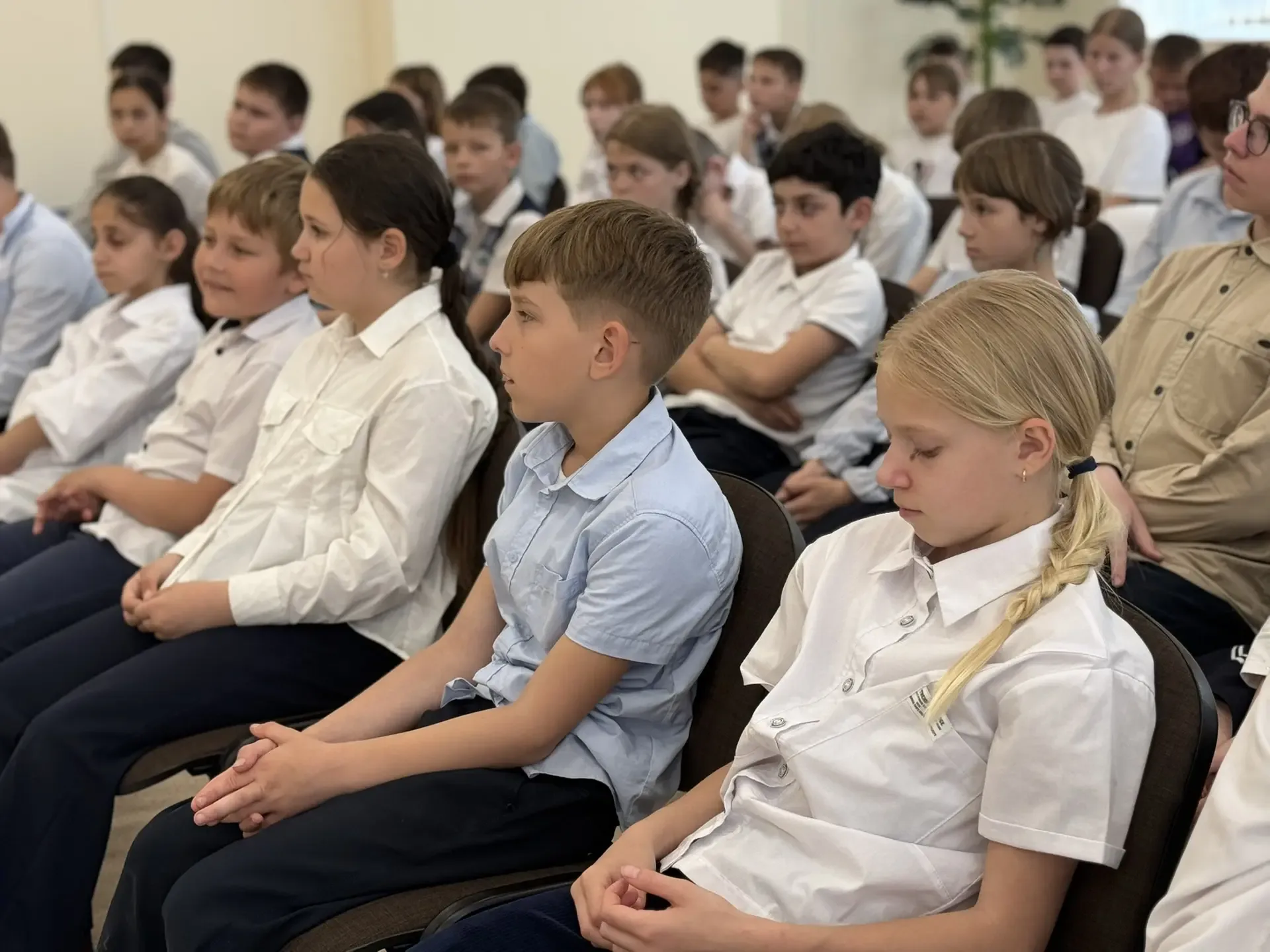 Духовно-просветительская встреча четвероклассников с иереем Иоанном Гущиным в преддверии Дня славянс