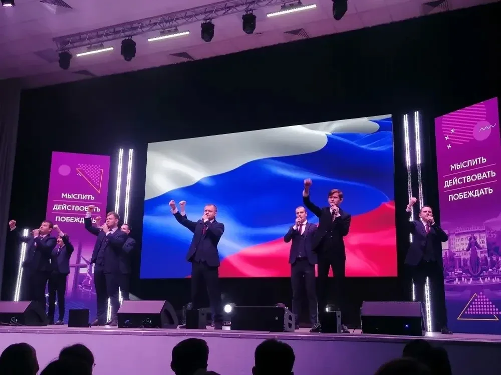 Покоряем новую высоту 💫  🏫Учитель начальных классов МБОУ СОШ №17 г. Азова Бондаренко Валерия Виталье