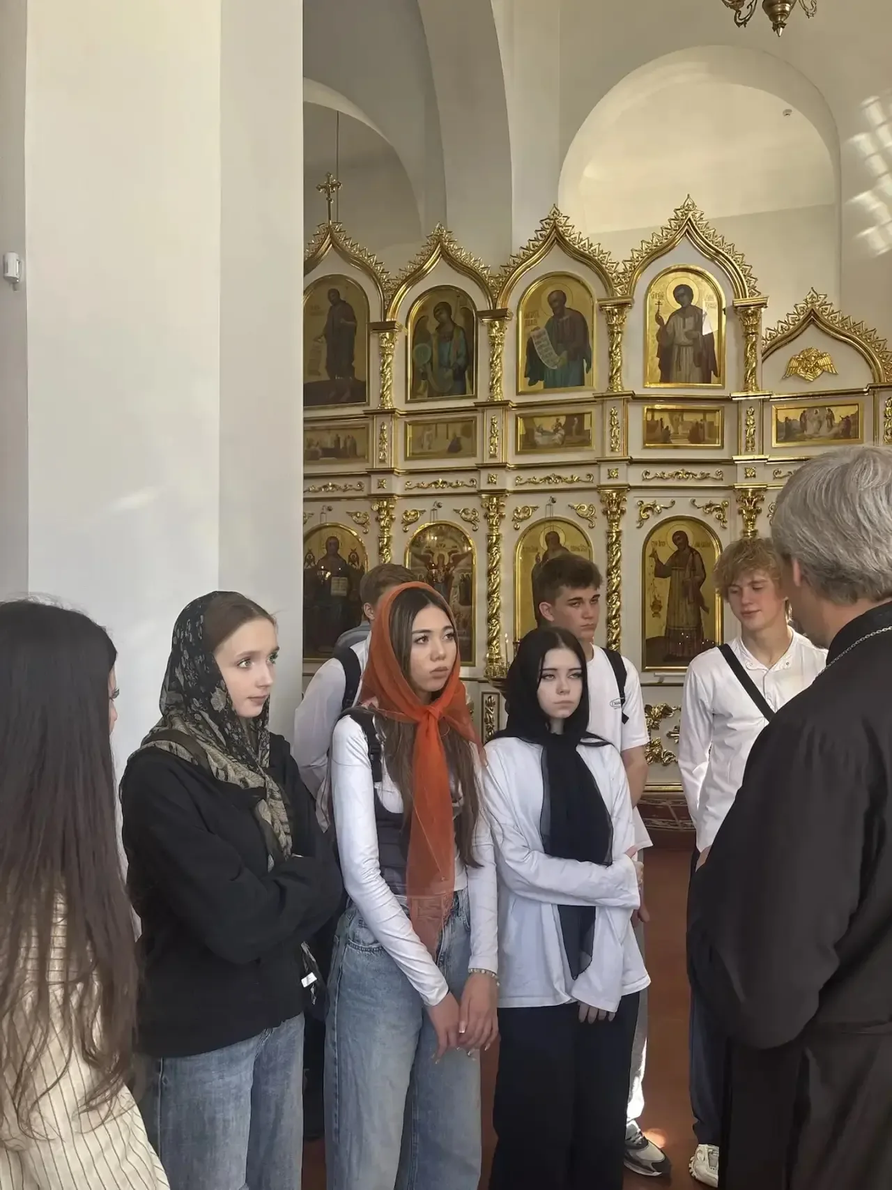 🌟 Перед стартом экзаменов: духовная поддержка и живая история  ⛪️ Сегодня, 21 мая, ученики МБОУ СОШ 