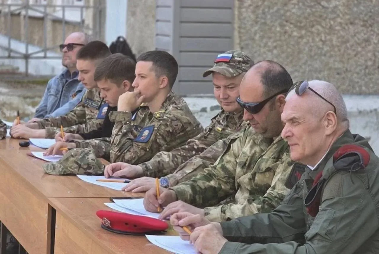 🌟 В МОУ «СОШ №3» городского округа Воскресенск 6 мая прошло ежегодное мероприятие «Смотр строя и пес