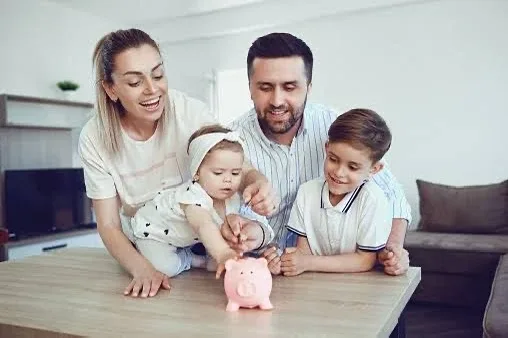 Многодетным семьям могут дать 2 млн рублей вместо земли   В Госдуме предложили новый механизм поддер