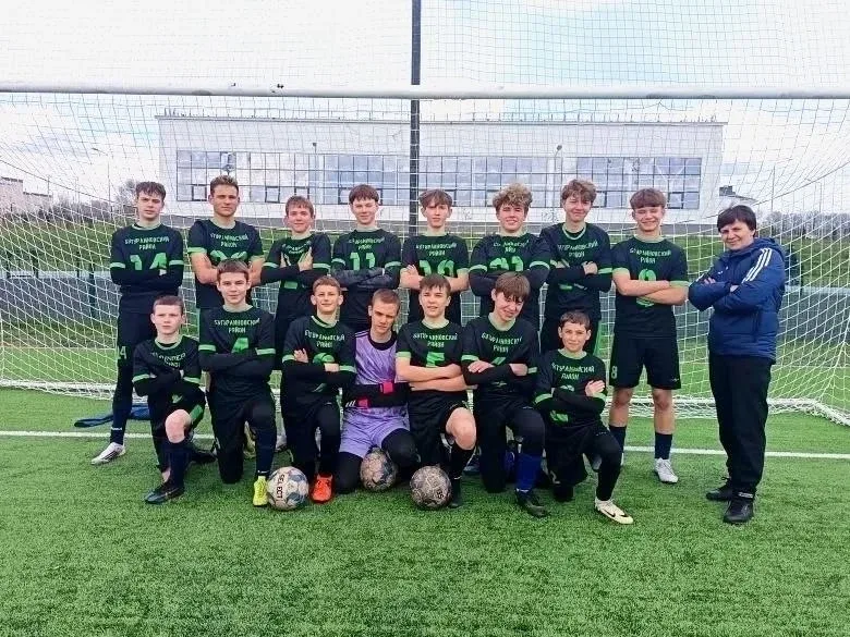 ⚽️ Бутурлиновская юношеская команда по футболу прошла в финал!  С 15 по 21 апреля в Боброве и Острог