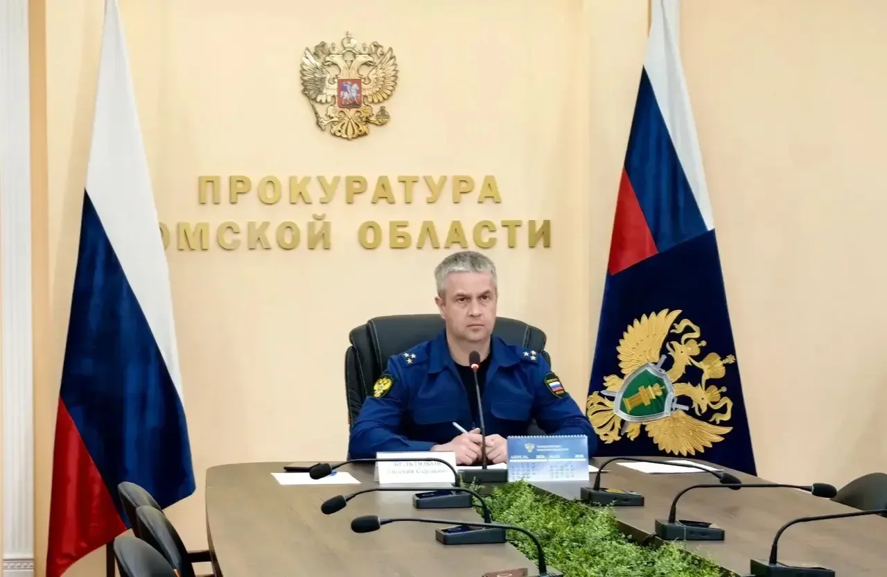Заместитель прокурора Омской области Евгений Бельтюков провел личный прием жителей области посредств