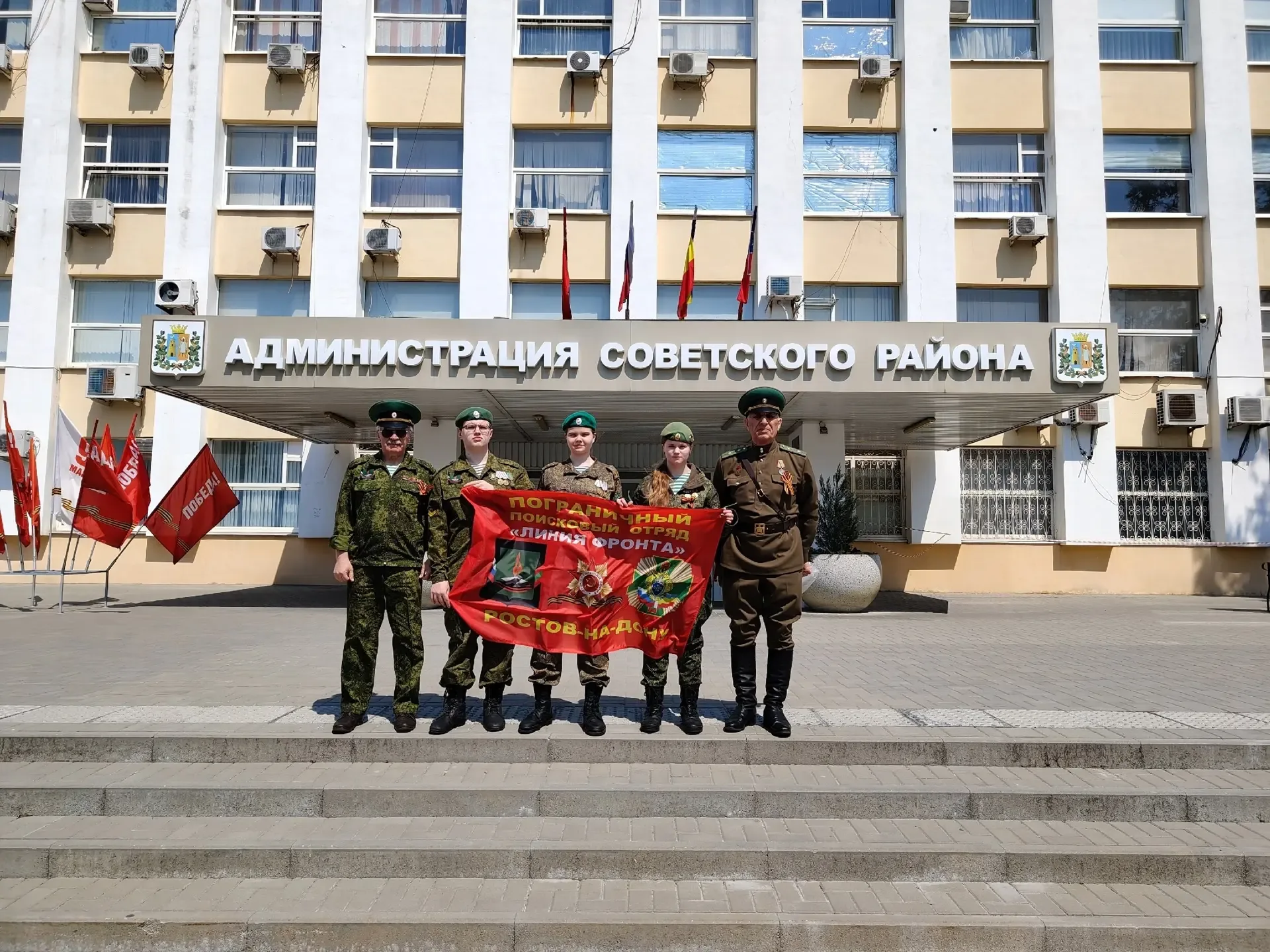 8 мая бойцы ППО "Линия фронта" организовали выставку экспонатов из "Зала Боевой Славы" отряда, посвя