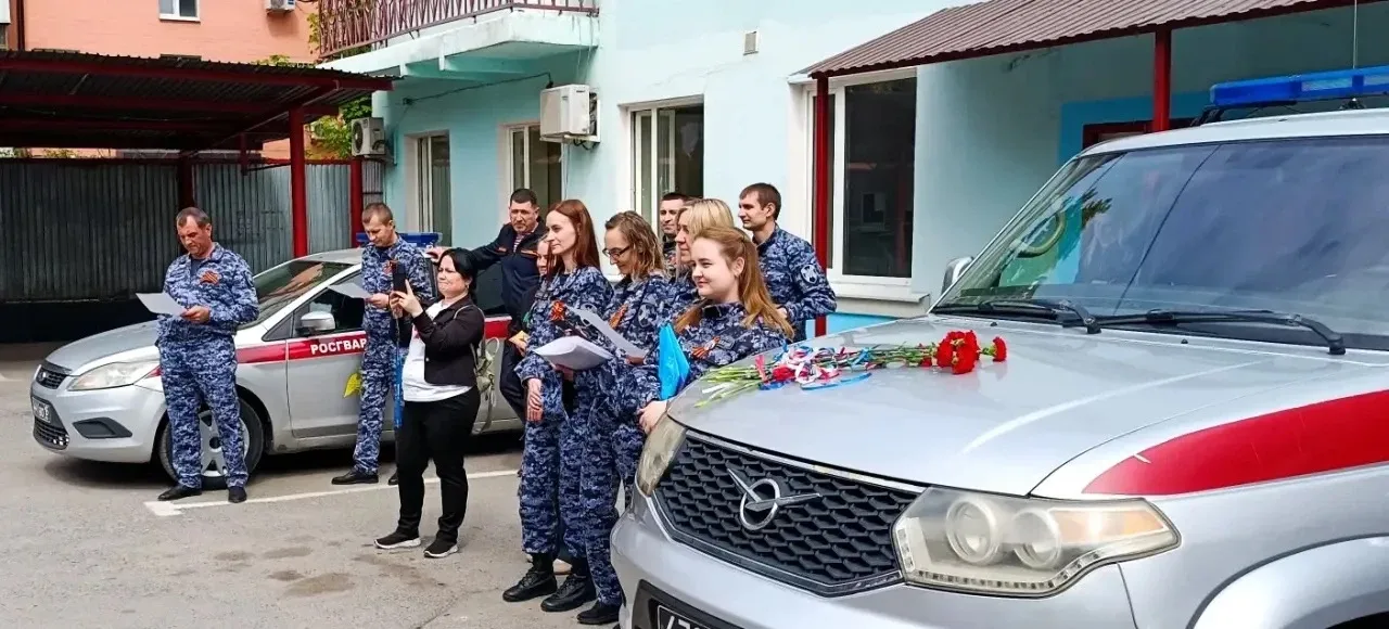 🇷🇺6 мая 2026 года учащиеся 5 «А» класса поздравили с наступающим праздником Победы первый батальон п
