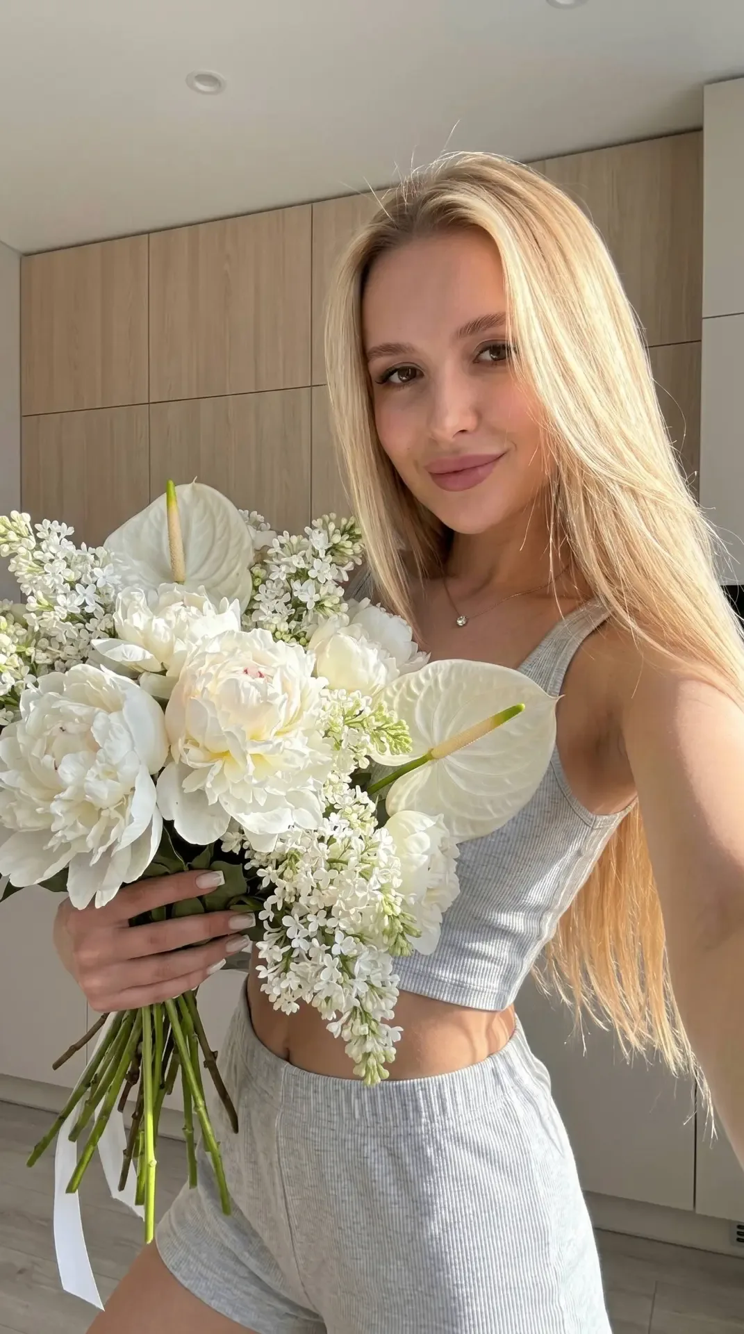 You can 't change your face .You can 't change your hair color. Realistic selfie with the front came