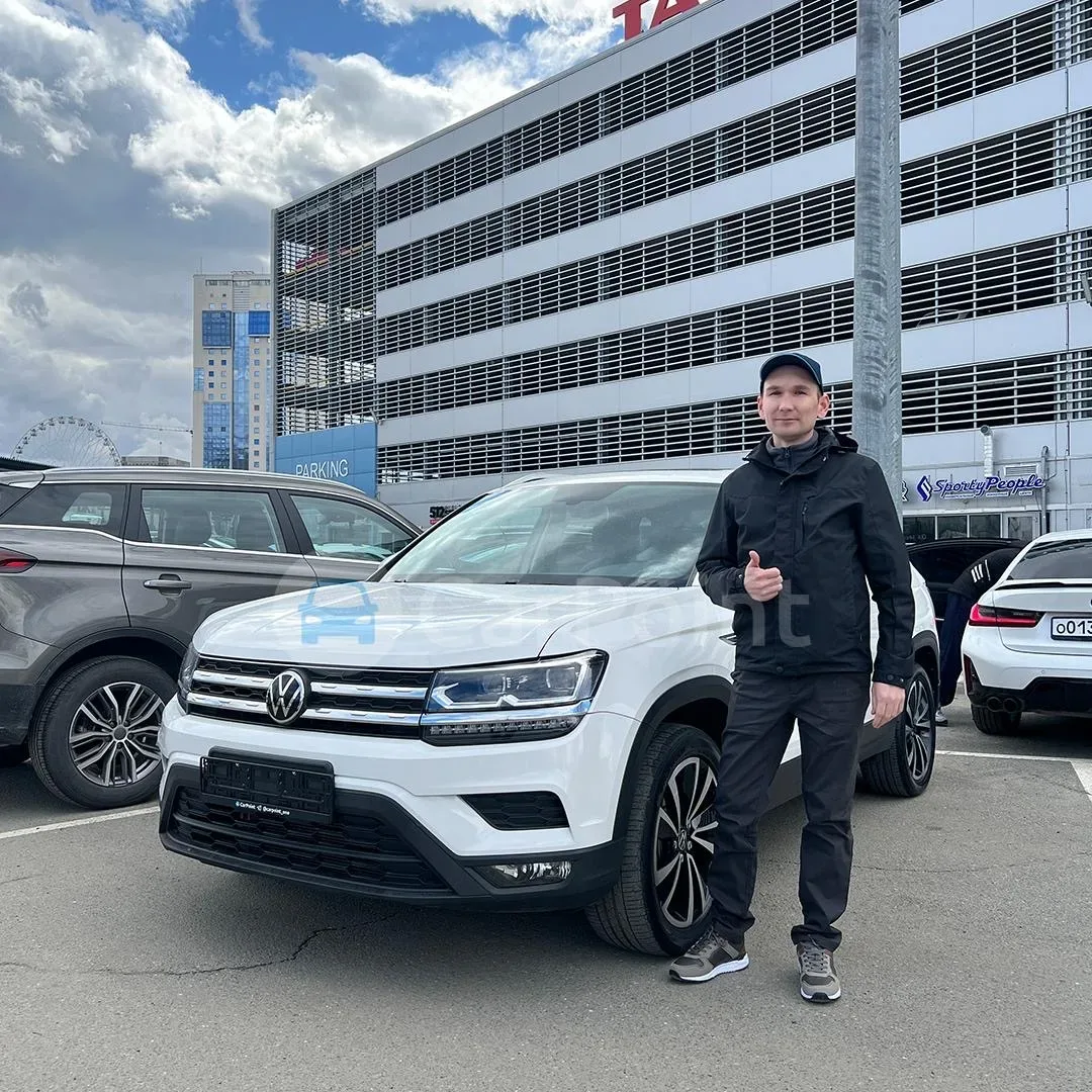 Довольные клиенты со своими новыми автомобилями 🥳  Выдали в Казани: два Nissan Qashqai, Audi A3L, Sk