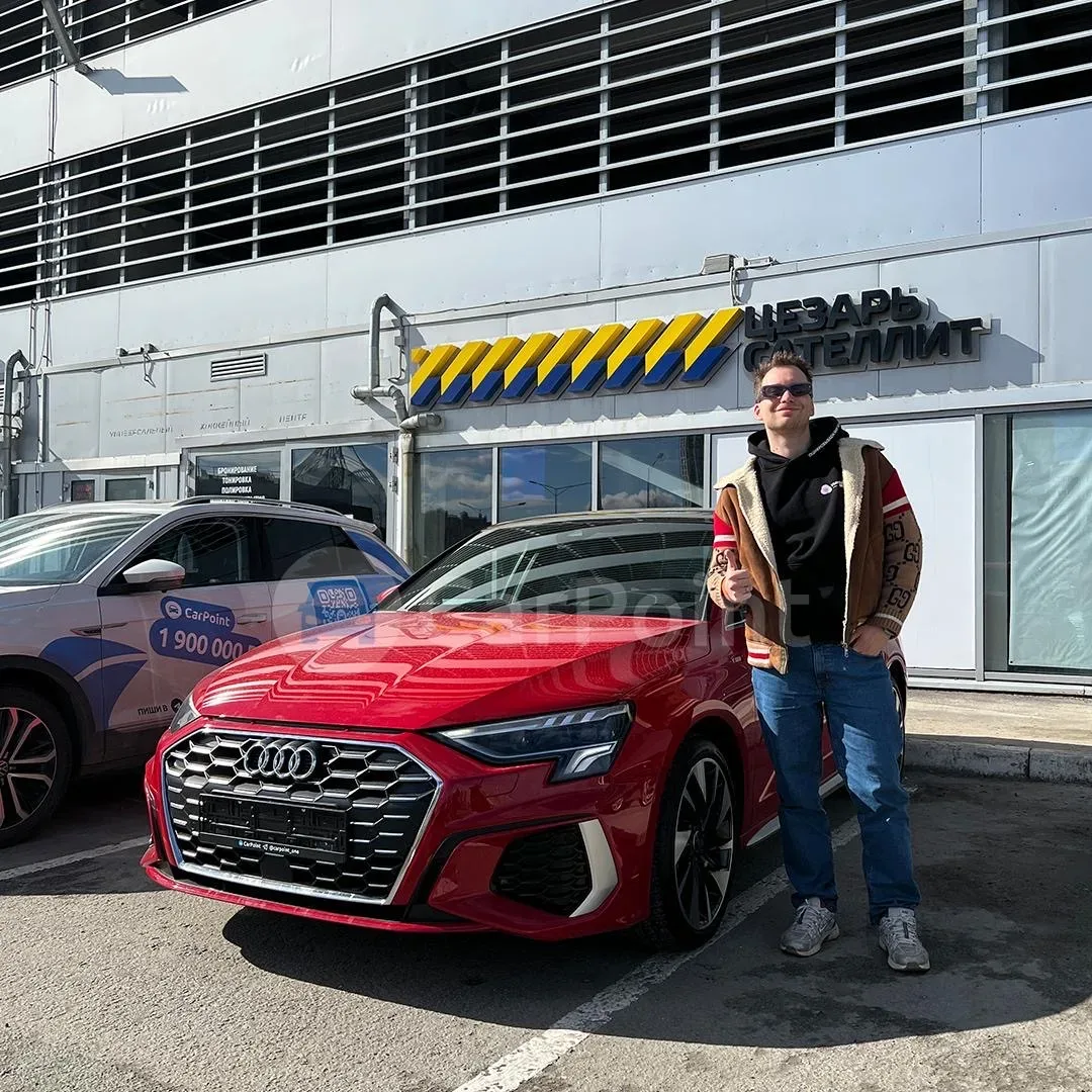 Довольные клиенты со своими новыми автомобилями 🥳  Выдали в Казани: два Nissan Qashqai, Audi A3L, Sk