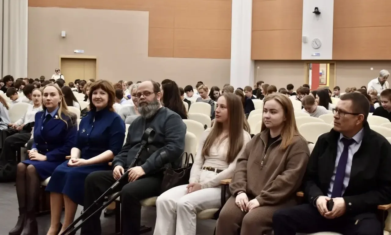 Прокуратура провела для школьников лекцию о вреде наркотиков  Прокуратура Невского района Санкт-Пете
