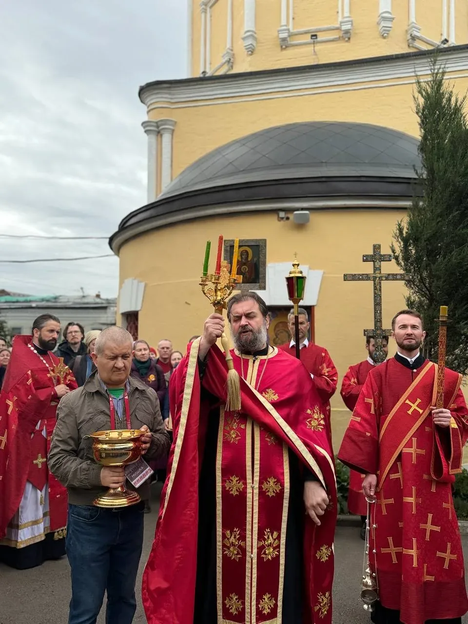 Пасхальная радость: крестный ход в Неделю о самаряныне с молитвой