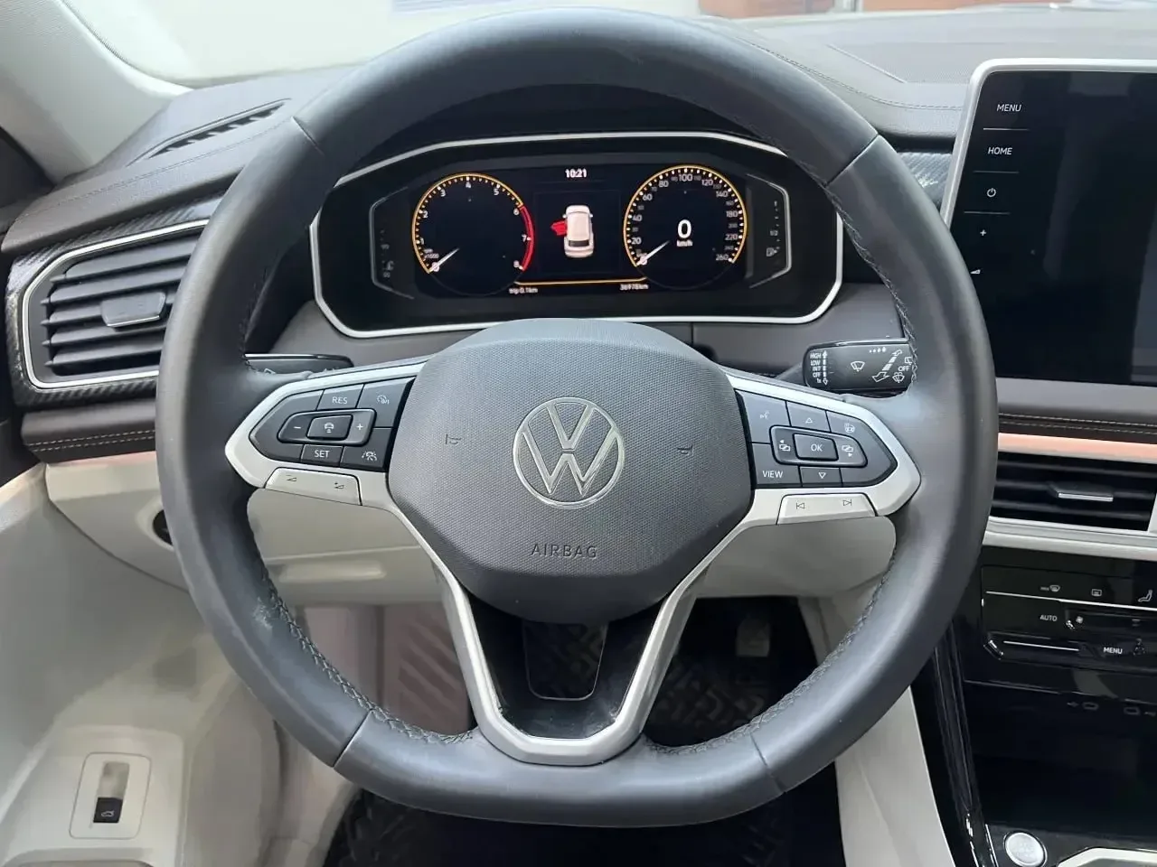 АВТОМОБИЛЬ В ПРОДАЖЕ❗️  🇨🇳VOLKSWAGEN TAYRON 2022 ГОДА🇨🇳  ● ОБЪЁМ: 1395 cc ● МОЩНОСТЬ: 150 л.с.  ● ТО