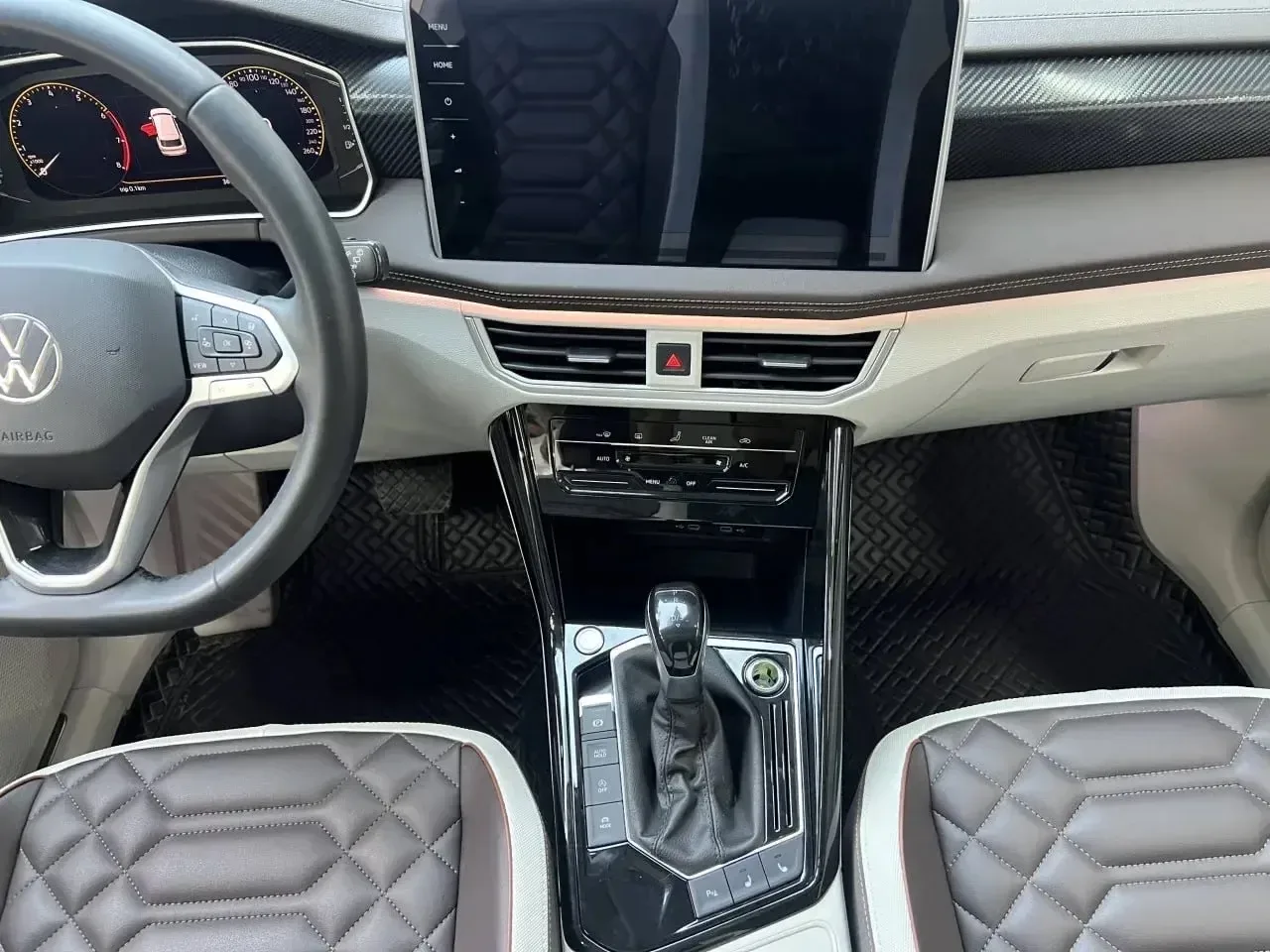 АВТОМОБИЛЬ В ПРОДАЖЕ❗️  🇨🇳VOLKSWAGEN TAYRON 2022 ГОДА🇨🇳  ● ОБЪЁМ: 1395 cc ● МОЩНОСТЬ: 150 л.с.  ● ТО