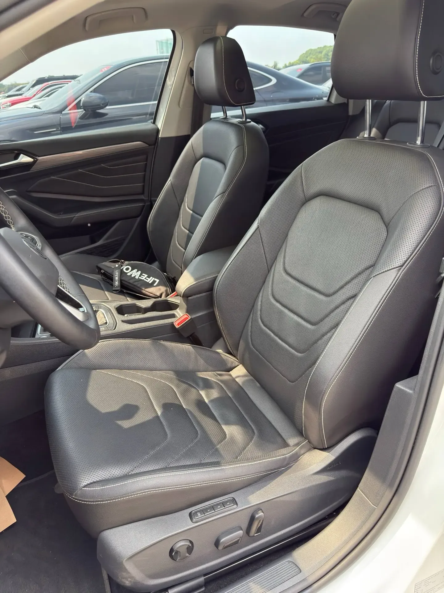 Автомобиль в ПРОДАЖЕ😍😍😍  В ИДЕАЛЕ😎😎😎   ВИДЕООБЗОР прилагаю сразу🫡  Volkswagen Jetta❤️ ❤️❤️  54 тыс п