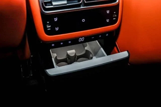 АВТОМОБИЛЬ В ПРОДАЖЕ❗️  🇨🇳LI L6 2025 ГОДА🇨🇳  ● ОБЪЁМ: 1496 cc ● МОЩНОСТЬ: 182 л.с.  ● ТОПЛИВО: Бензи