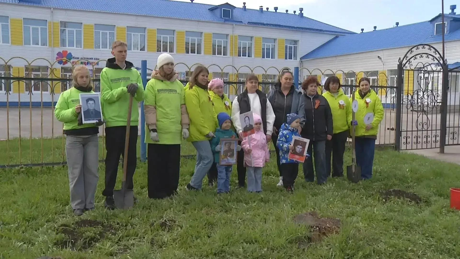 В Киселевске продолжается акция «Сад памяти».  С инициативой высадить деревья в память об участниках