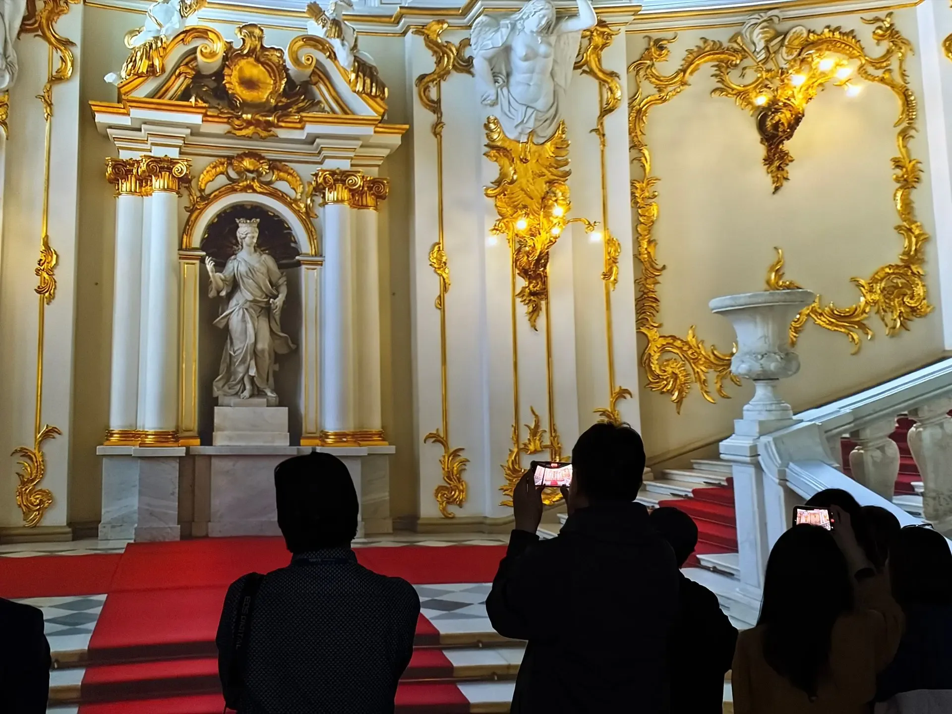 Шедевры Эрмитажа на мультимедийной выставке в Корее  29 апреля в Сеуле торжественно открылась масшта