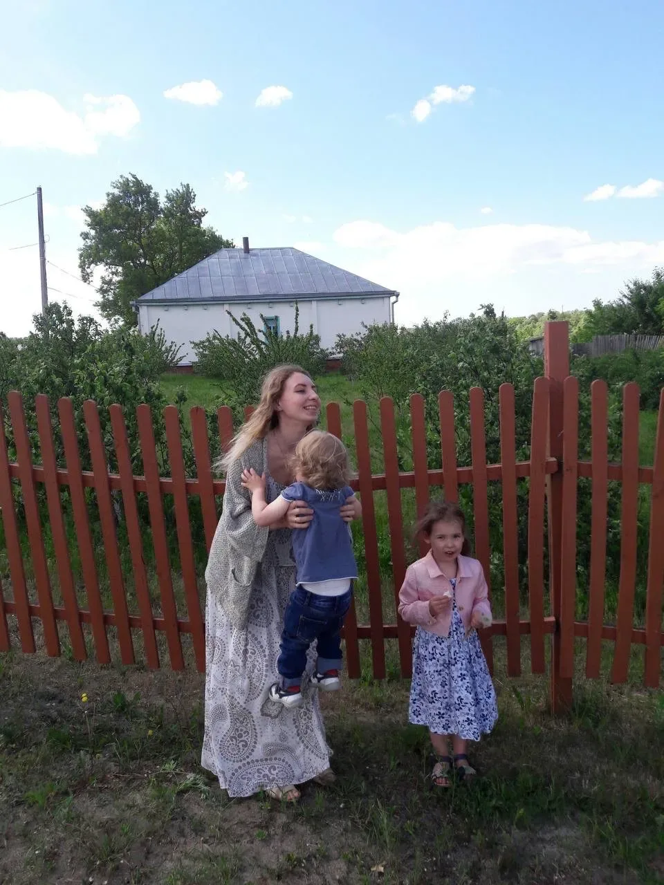 Когда мы только поженились, нам всерьёз казалось, что если прийти туда, где пусто, где давно никто н