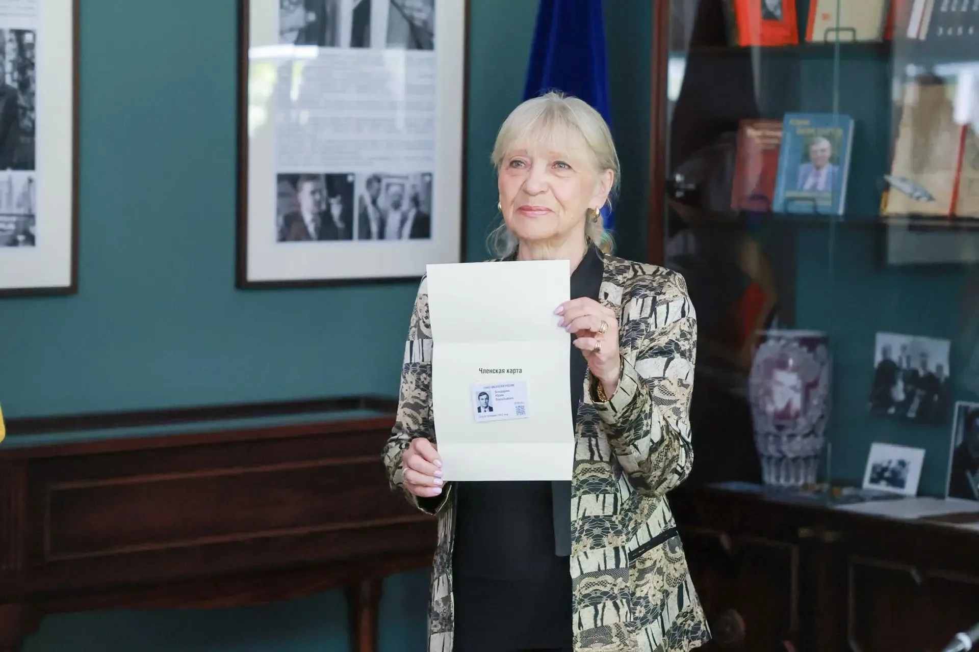 «Мы сделали кабинет Юрия Бондарева на века, навсегда. И это не музей, это рабочий кабинет: здесь про
