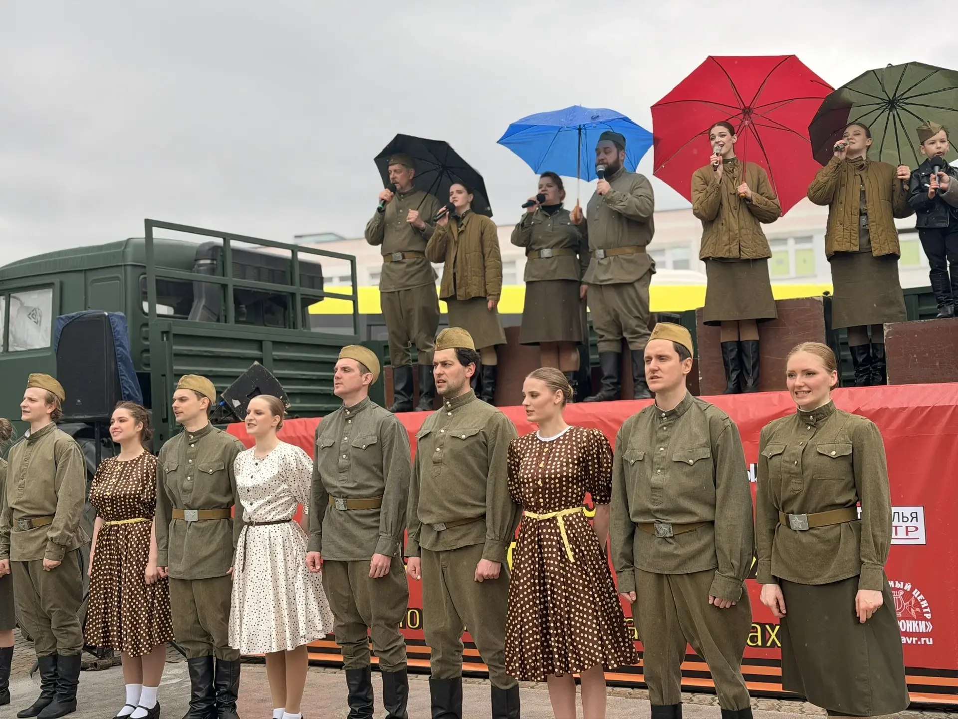 🚛🎭 «Победный май»: музыка, танцы и живая история! 🎭🚛  Даже непогода не смогла испортить главное — на