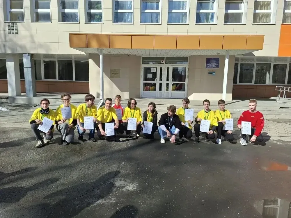 Поздравляем Уварова Илью, ученика 9В класса! 🔥👨‍🎓  На заключительном этапе конкурса «Профессионалы Ю