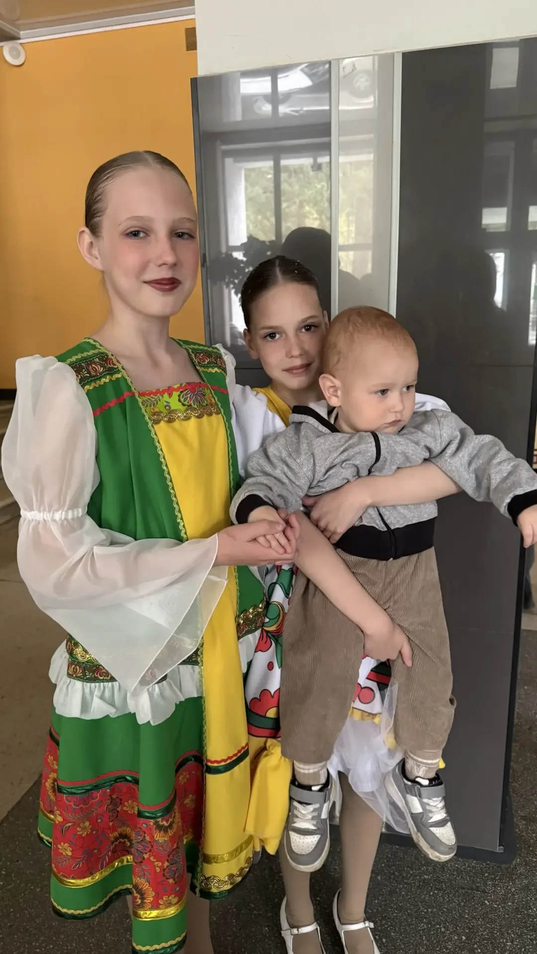 Отплясали сегодня отчётный концерт 💃 8 лет в танцах у Арины  6 лет в танцах у Милы  Начинали с одног