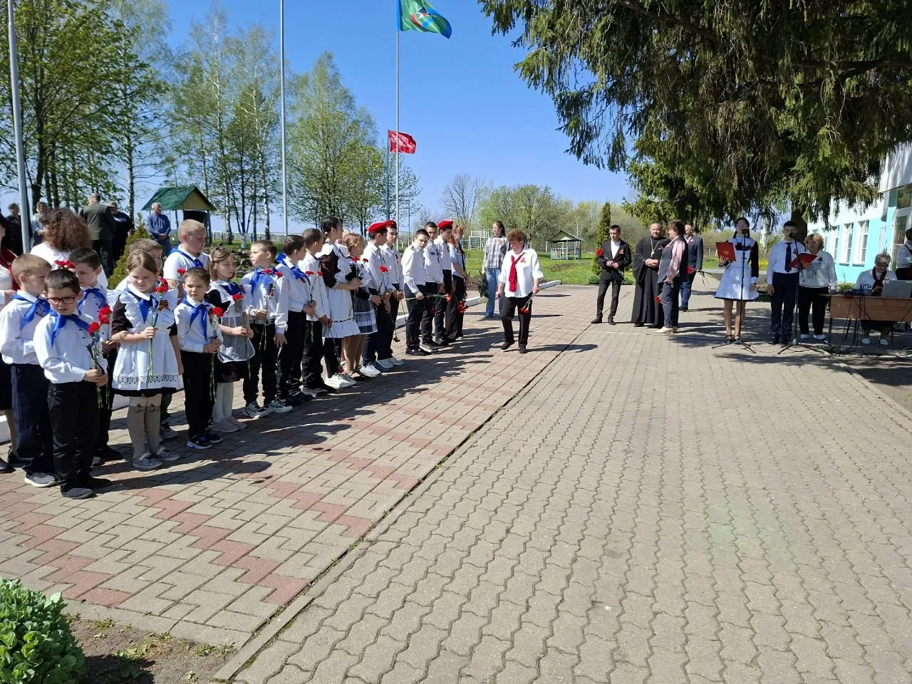 В Коньшинской школе открыли мемориальную доску и Парту Героя в память о Евгении Безродном, погибшем 