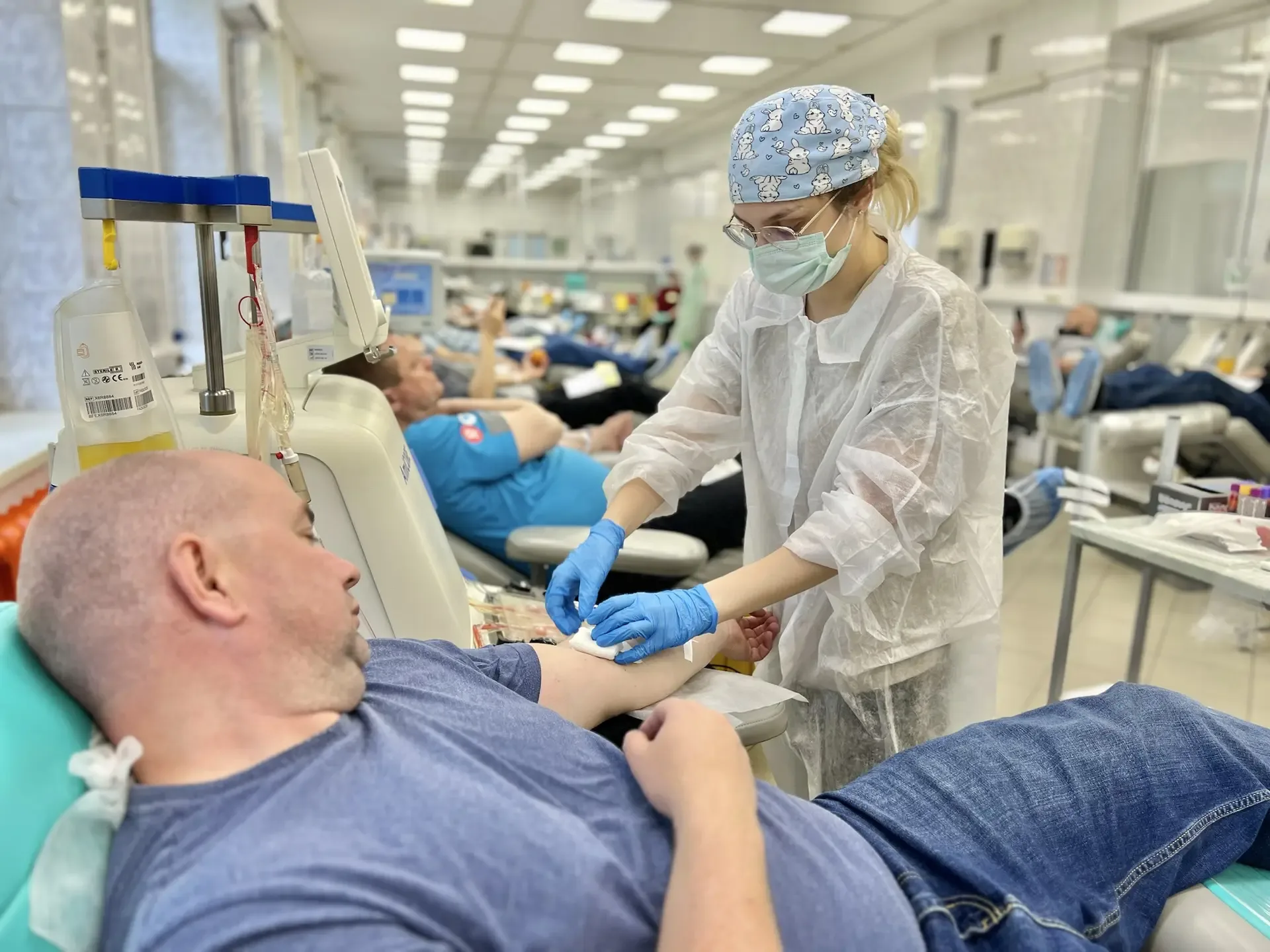 С Днём медицинской сестры!  👩🏻‍⚕️Сегодня мы поздравляем тех, кто посвящает свою жизнь заботе о больн