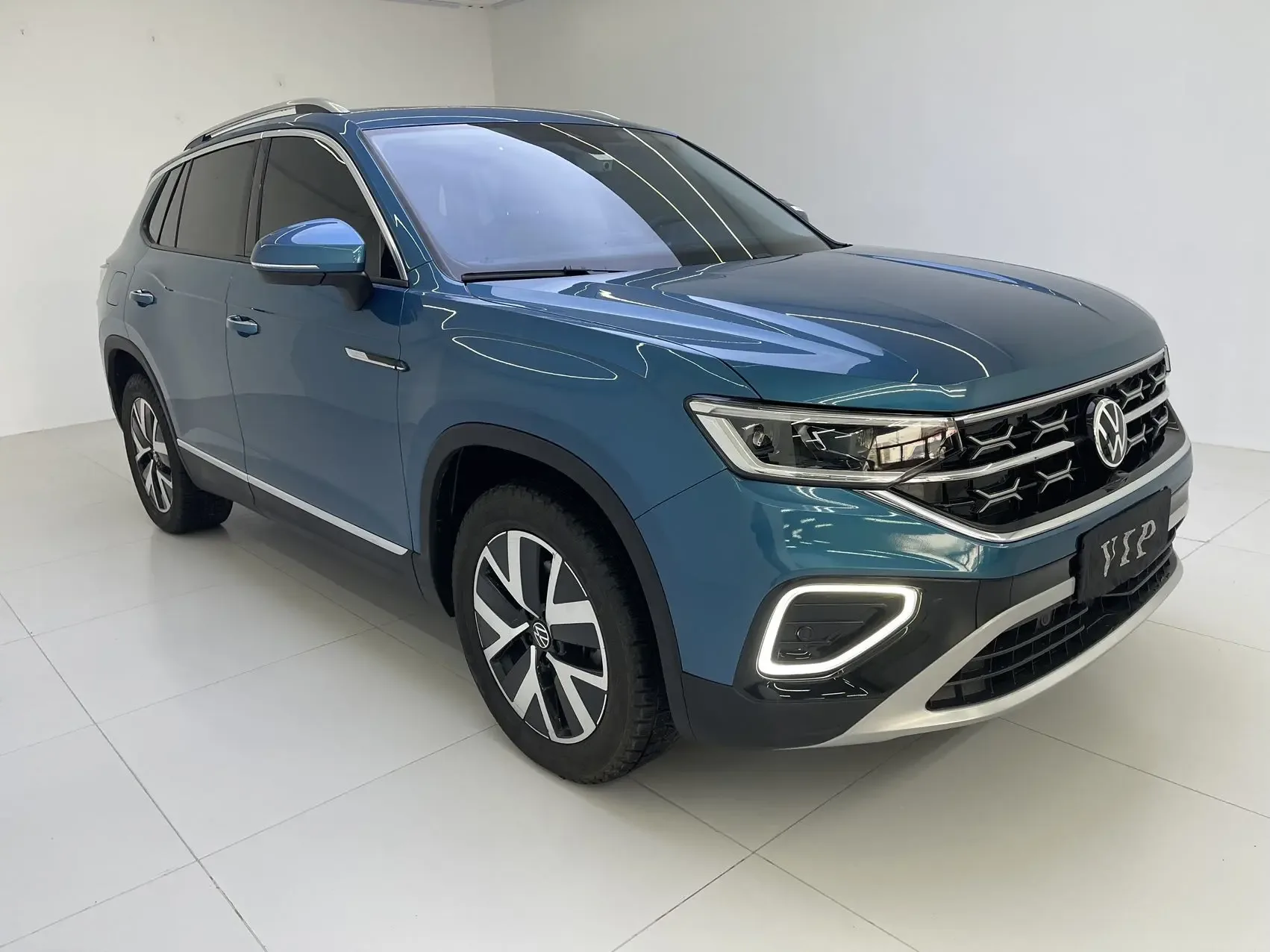ДОСТУПЕН К ПРИОБРЕТЕНИЮ!  В НАЛИЧИИ Г. ХАРБИН! БЫСТРАЯ ДОСТАВКА!!!!  VOLKSWAGEN TAYRON РЕСТАЙЛИНГ! 2