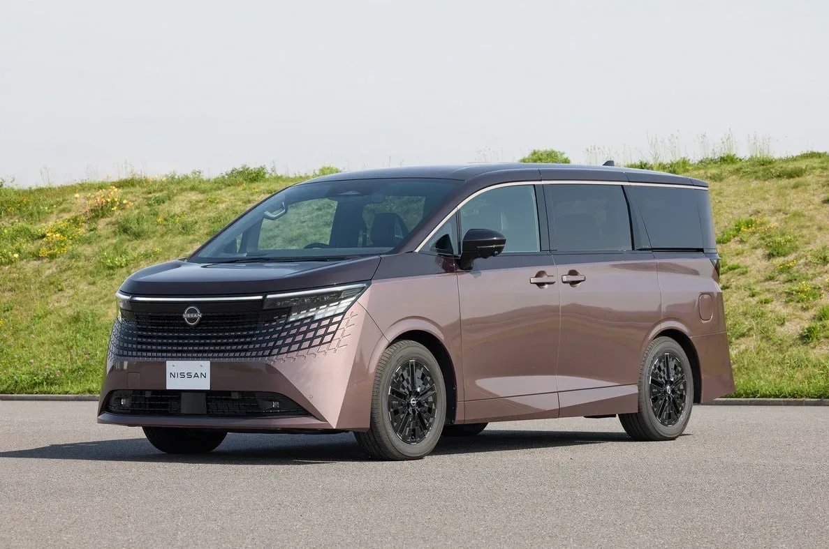 У ALPHARD ПОЯВИТСЯ ДОСТОЙНЫЙ КОНКУРЕНТ ОТ NISSAN  Летом Nissan запускает в продажу полноприводный ги