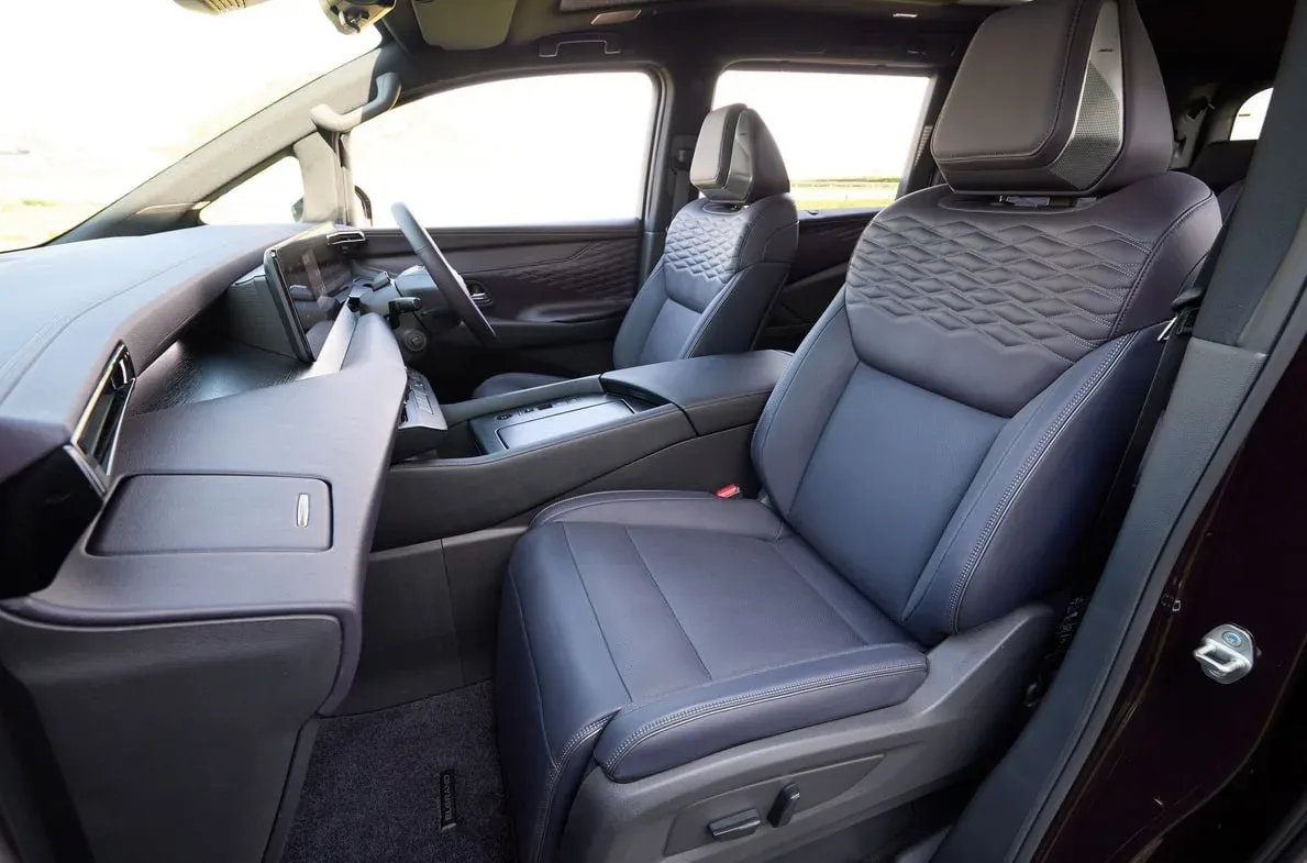 У ALPHARD ПОЯВИТСЯ ДОСТОЙНЫЙ КОНКУРЕНТ ОТ NISSAN  Летом Nissan запускает в продажу полноприводный ги