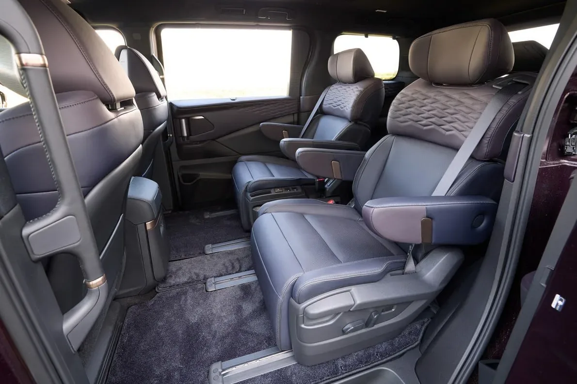 У ALPHARD ПОЯВИТСЯ ДОСТОЙНЫЙ КОНКУРЕНТ ОТ NISSAN  Летом Nissan запускает в продажу полноприводный ги