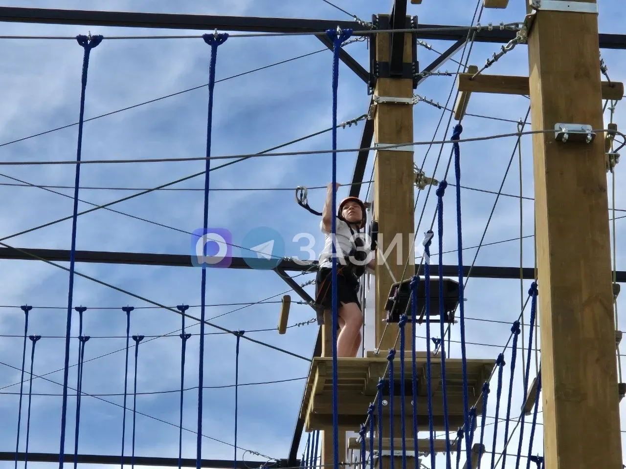 ✅ В Заозёрном открылся верёвочный парк  В парке 4-го микрорайона начал работать верёвочный парк «Мак
