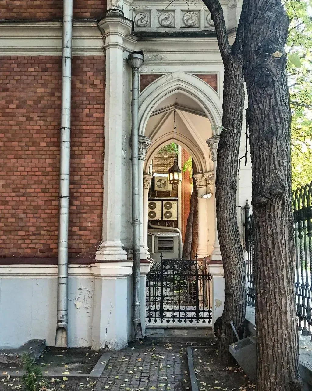 🏰 Центральный дом архитектора в Москве  🗓 будни 10:00–20:00  Неоготический особняк 1896 года (архите
