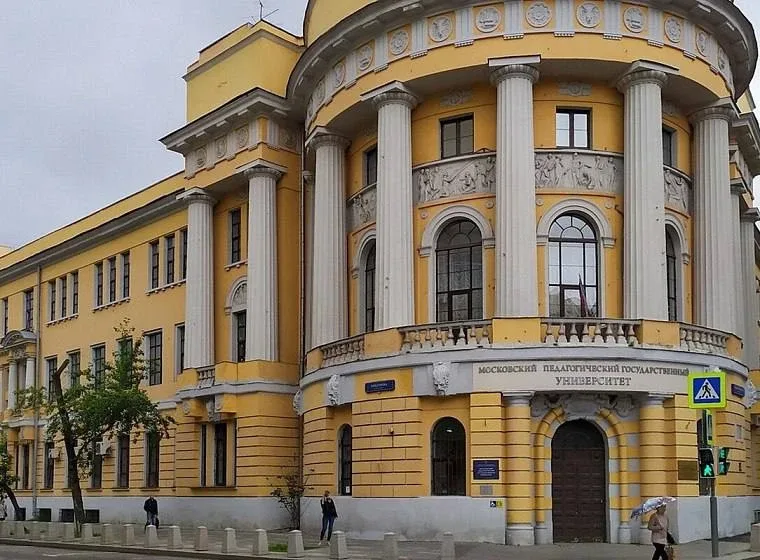 🏥 Бесплатная экскурсия «Хамовники. Истории Девичьего поля»  🗓 24 мая в 13:00  Историческая прогулка 