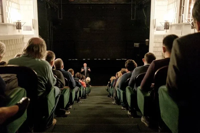 🎭 Бесплатные спектакли в театре на Патриарших  🗓 май–июнь  🎭 «Кто слышит пролитую кровь»: 16 мая в 1