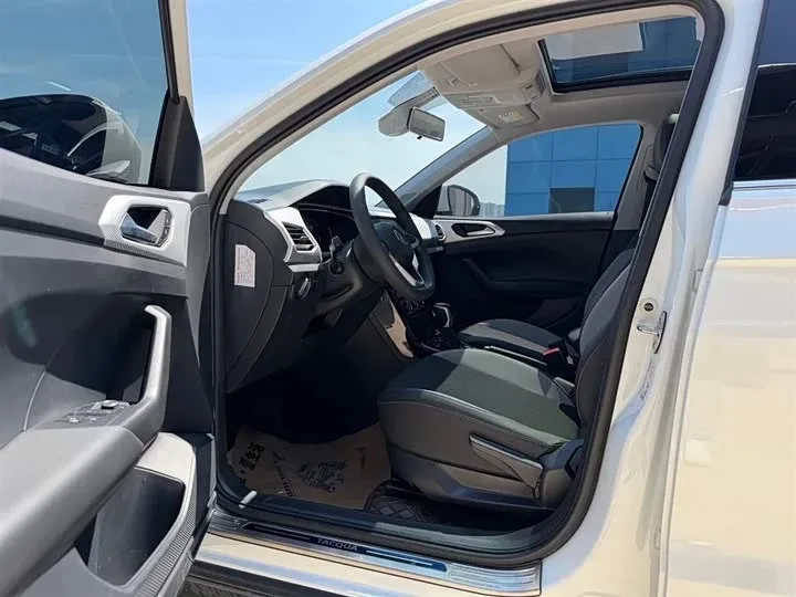 🇨🇳🤝Так же получили из Китая два предложения на кроссовер Volkswagen Tacqua, предлагаем ознакомиться: