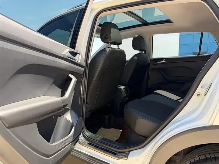 🇨🇳🤝Так же получили из Китая два предложения на кроссовер Volkswagen Tacqua, предлагаем ознакомиться: