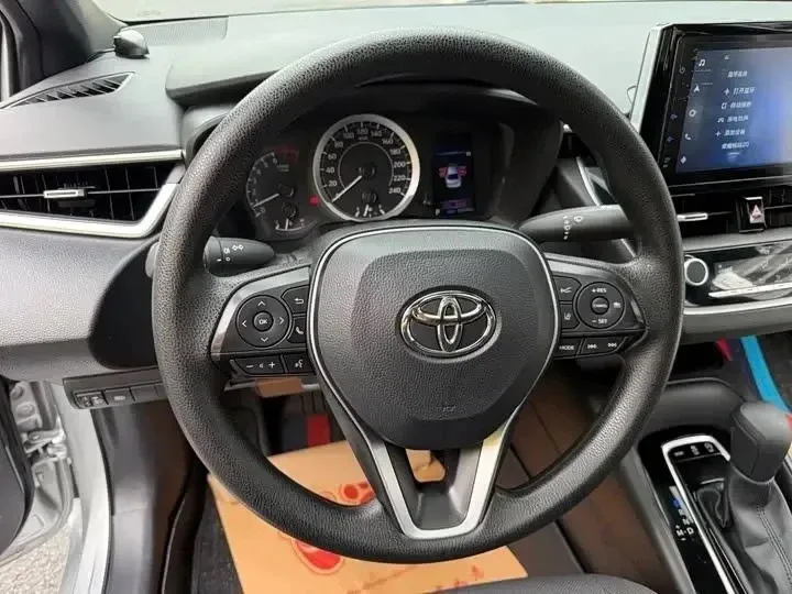 Друзья, всем отличных выходных 👋👋  🇨🇳Делимся вариантом на Toyota Levin из Китая  Седан для китайског