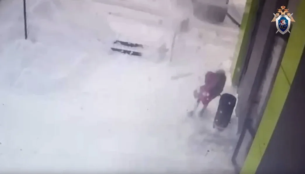 В Кирове главу УК будут судить за травмирование ребенка снегом с крыши.  Руководитель управляющей ко