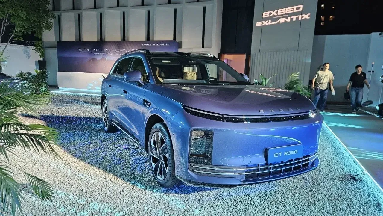 А это новинки от Exeed и Exlantix. Концепты New RX и ET8, универсал (шутинг-брейк) ES GT и обновленн