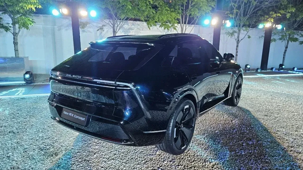 А это новинки от Exeed и Exlantix. Концепты New RX и ET8, универсал (шутинг-брейк) ES GT и обновленн
