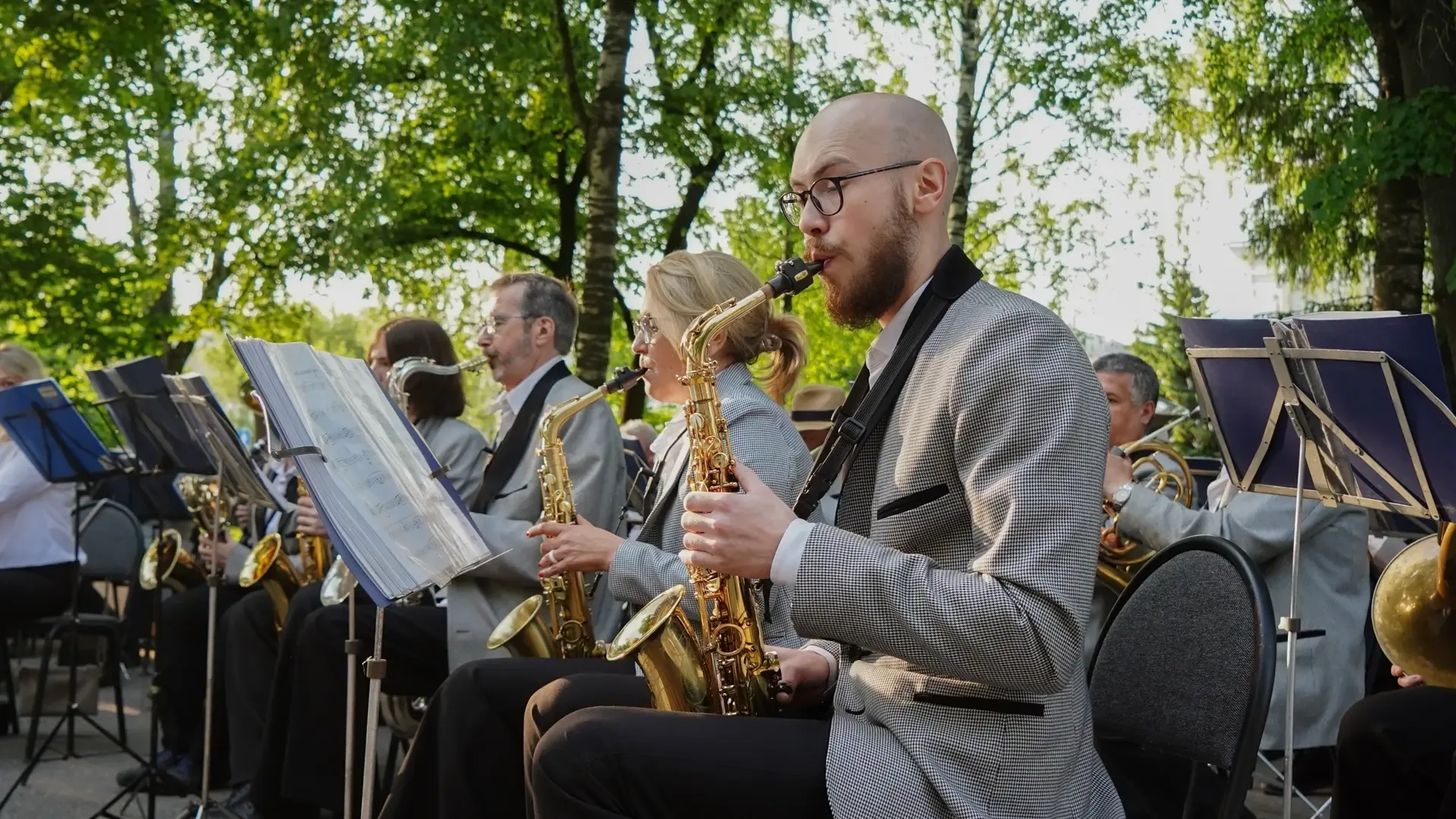 🎷 Бесплатный концерт  В четверг, 7 мая, в 18:00 начнётся концерт оркестра «Классик-Модерн Бэнд» в Ки