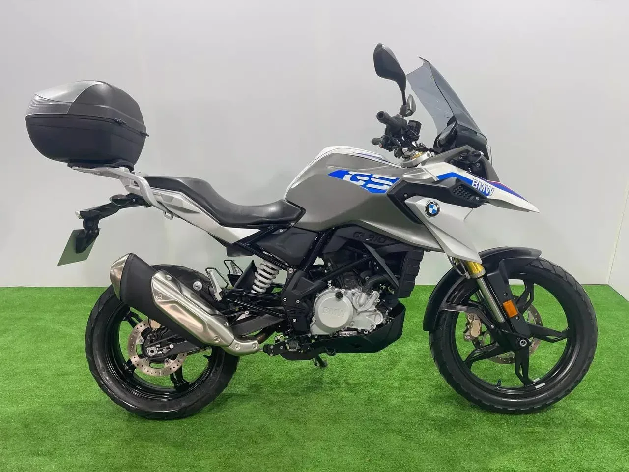 BMW G310GS в наличии во Владивостоке  Характеристики:  - 2018 год - объем 313 см3 - Аукцион AUCNET -