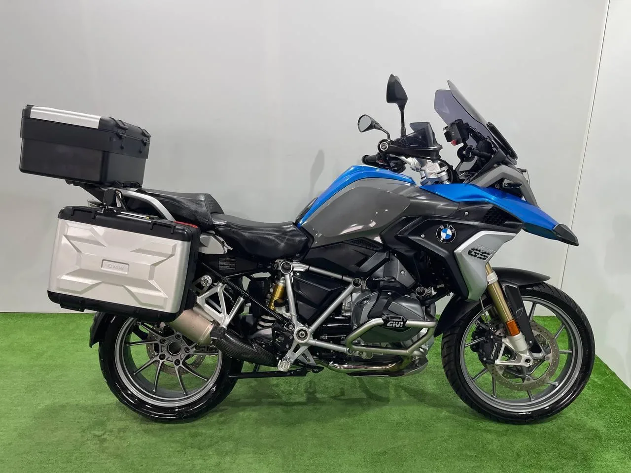 BMW R1250GS в наличии во Владивостоке  Характеристики:  - 2018 год - объем 1250 см3 - Аукцион JBA - 