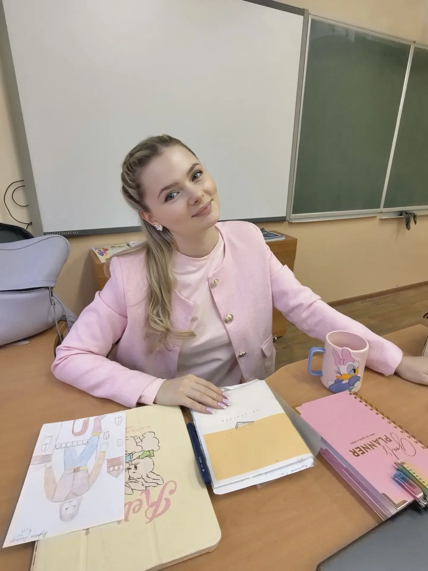 Все долги сданы, домашние работы доделаны😄, осталось все проверить на выходных и исправить точки в с