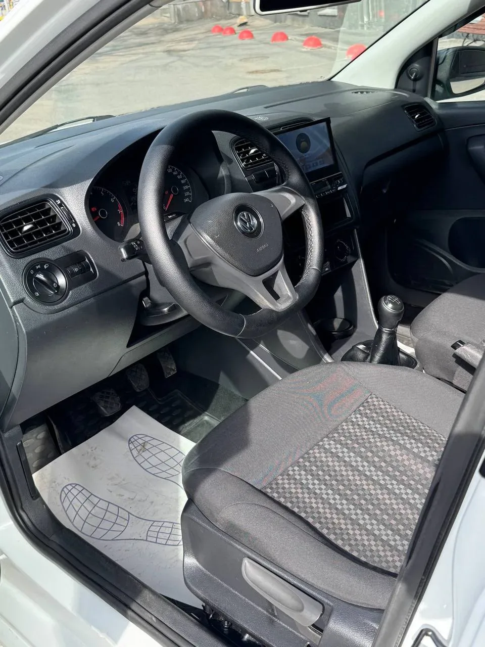 VOLKSWAGEN POLO  ▪️ Год выпуска — 2019 ▪️ 1.6 | механика | 90 лс ▪️ 233 тысяч пробега  ▪️Комплектаци