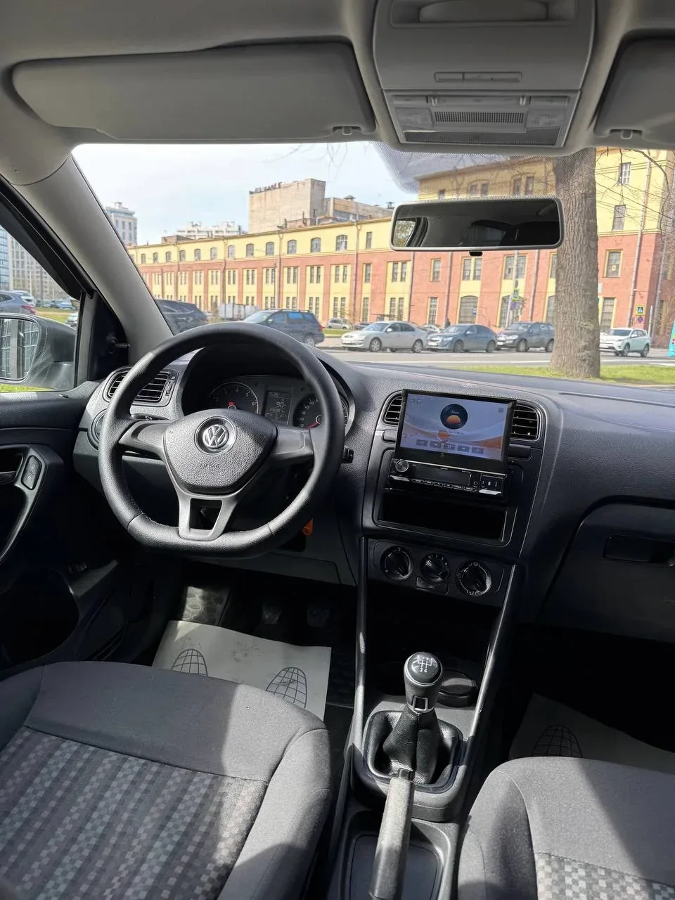 VOLKSWAGEN POLO  ▪️ Год выпуска — 2019 ▪️ 1.6 | механика | 90 лс ▪️ 233 тысяч пробега  ▪️Комплектаци