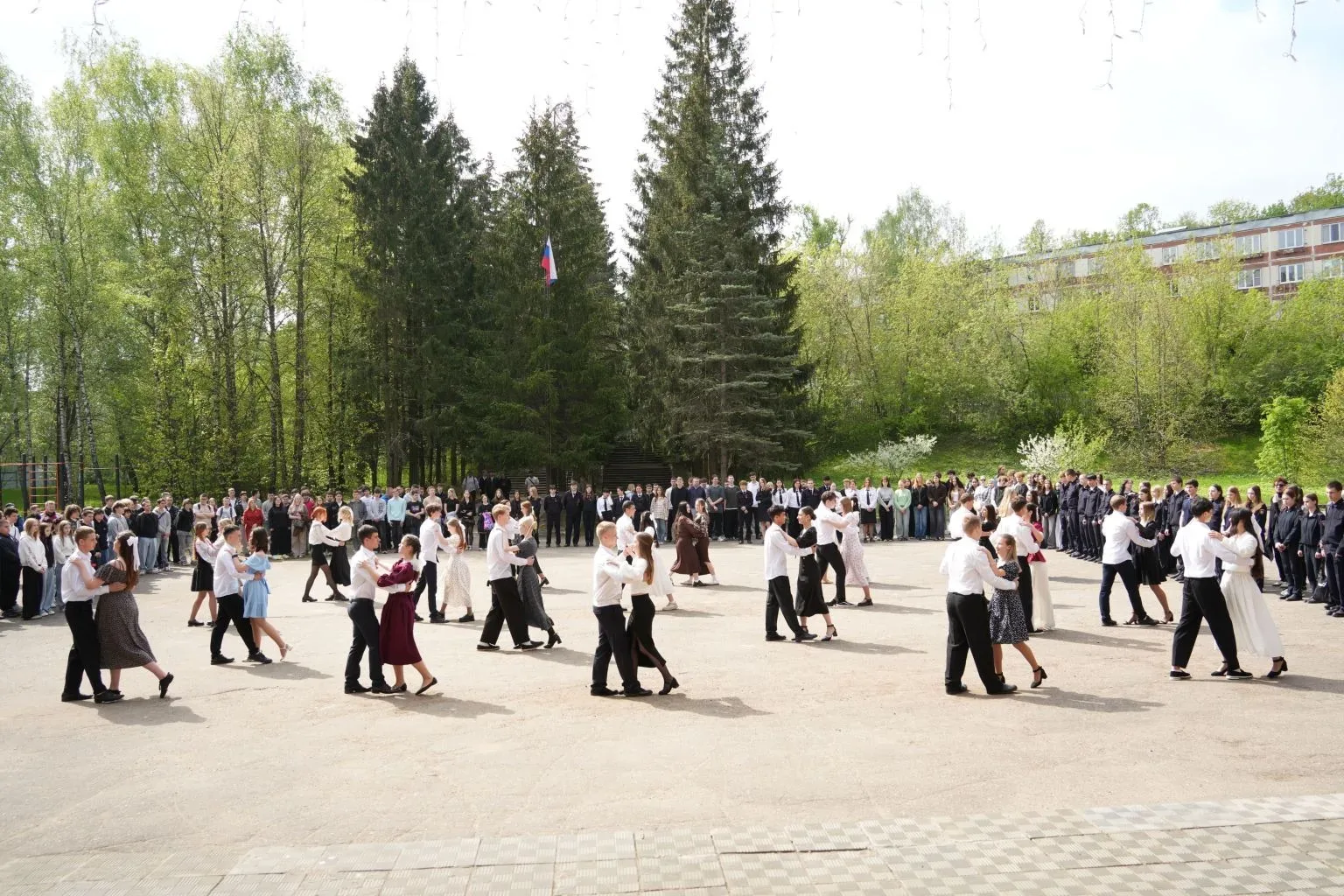 В Подмосковном политехническом колледже прошла торжественная линейка, посвящённая 81-й годовщине Поб