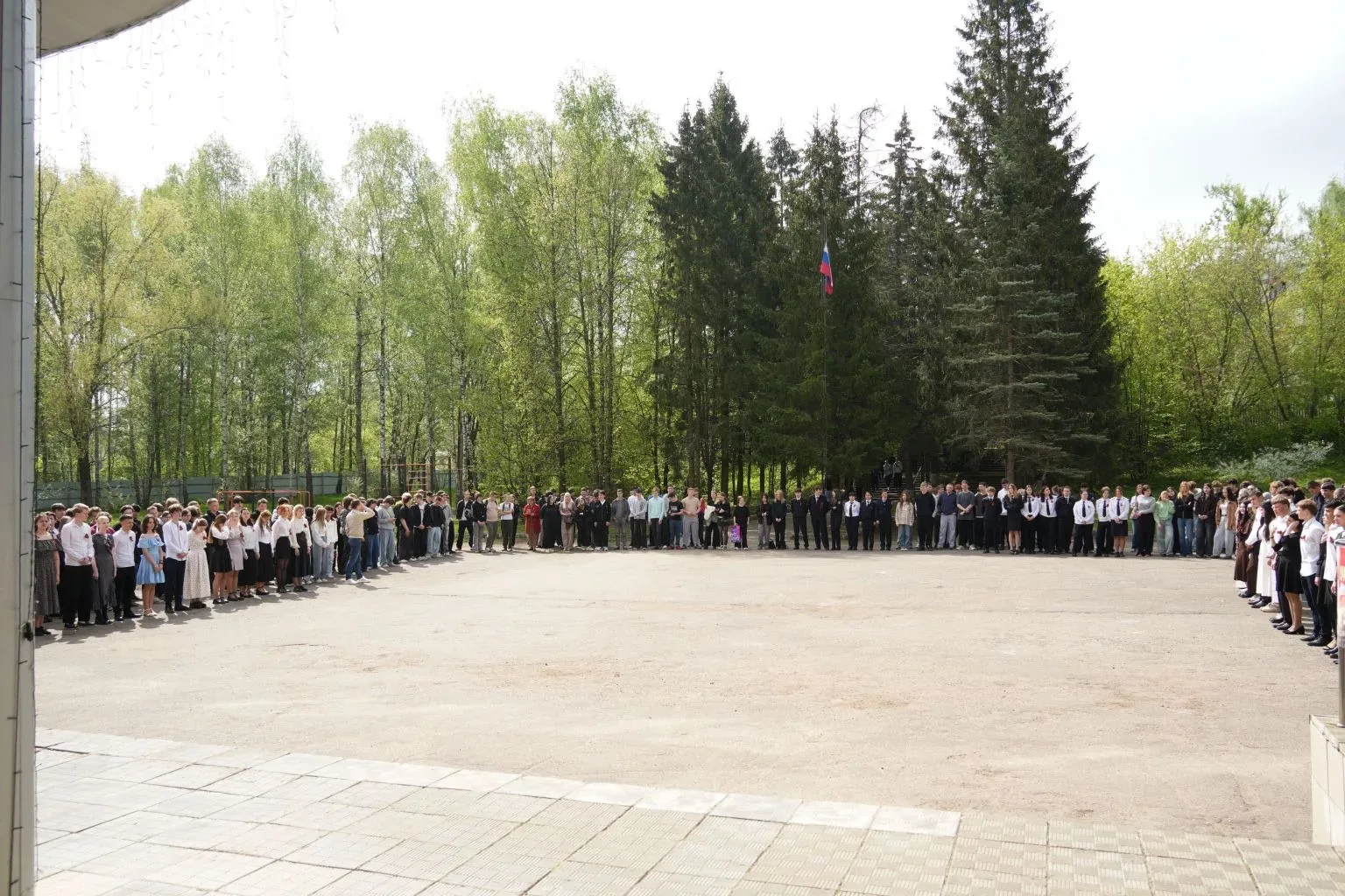 В Подмосковном политехническом колледже прошла торжественная линейка, посвящённая 81-й годовщине Поб